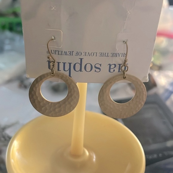 Lia Sophia👂🏽jewels - Picture 3 of 7